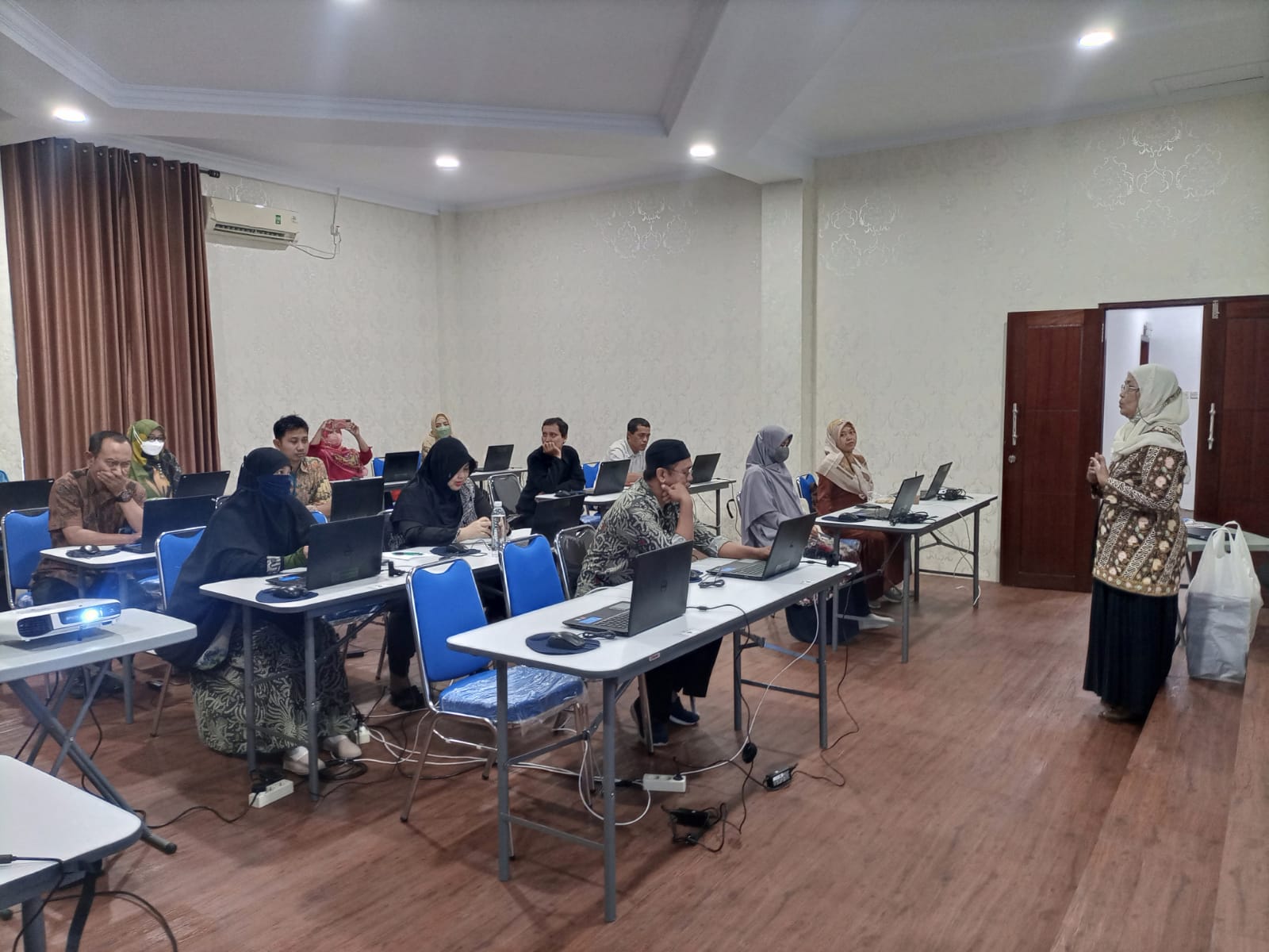 Kegiatan Bimtek Smart Campus untuk Tenaga Kependidikan