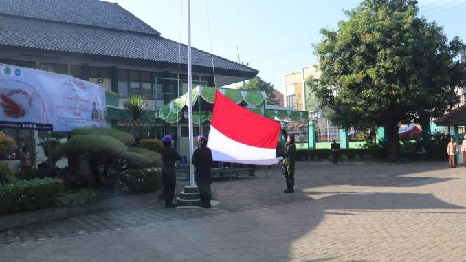 Civitas Akademika IAIN Syekh Nurjati Cirebon Melaksanakan Upacara Bendera Memperingati Hari Lahir Pancasila